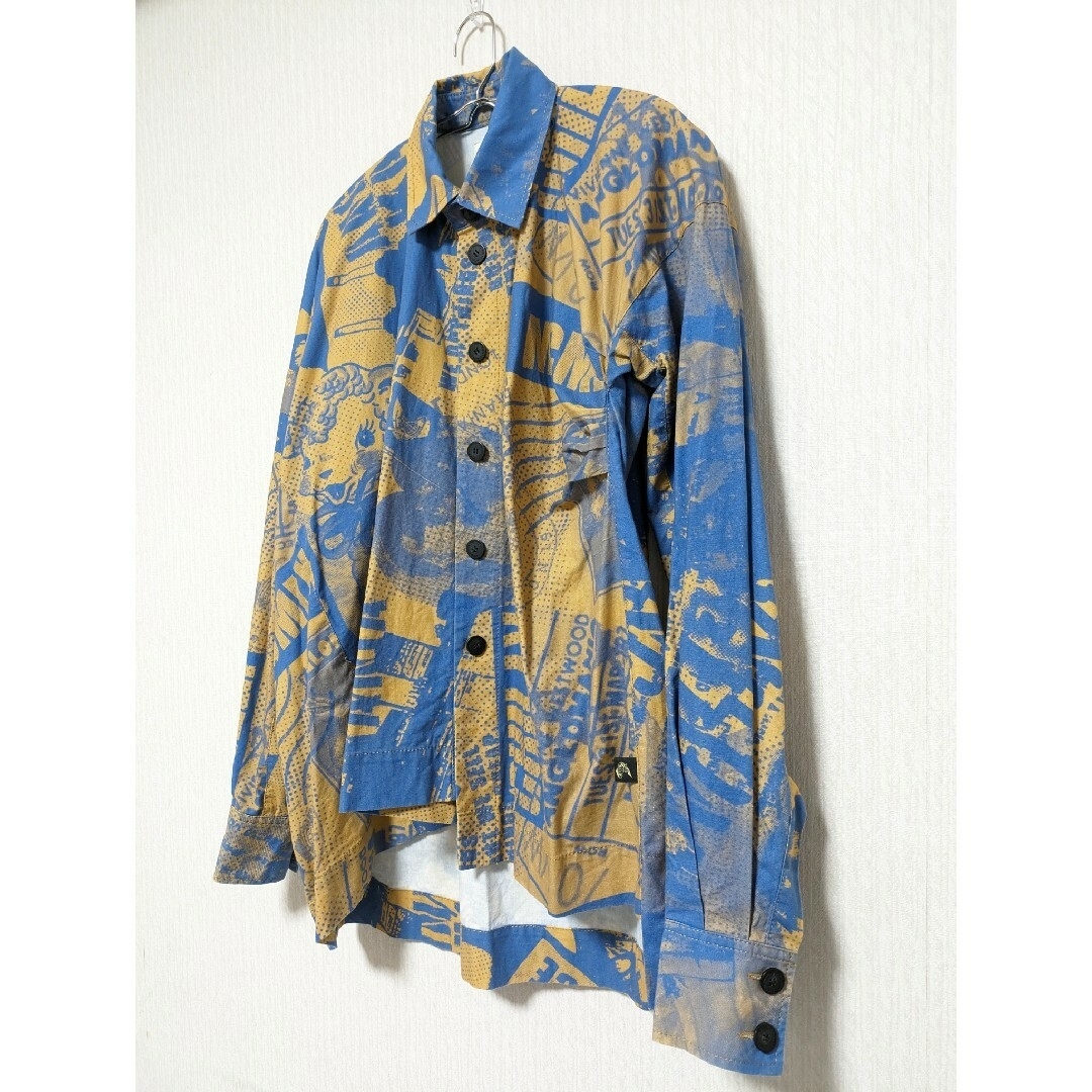 Vivienne Westwood(ヴィヴィアンウエストウッド)のvivienne westwood パッケージプリント 変形 ビッグシャツ レディースのトップス(シャツ/ブラウス(長袖/七分))の商品写真