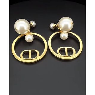 Christian Dior - DIOR ディオール パール スター星 クリスタル ピアス Christian Dior - DIOR ディオール パール スター星 クリスタル ピアス