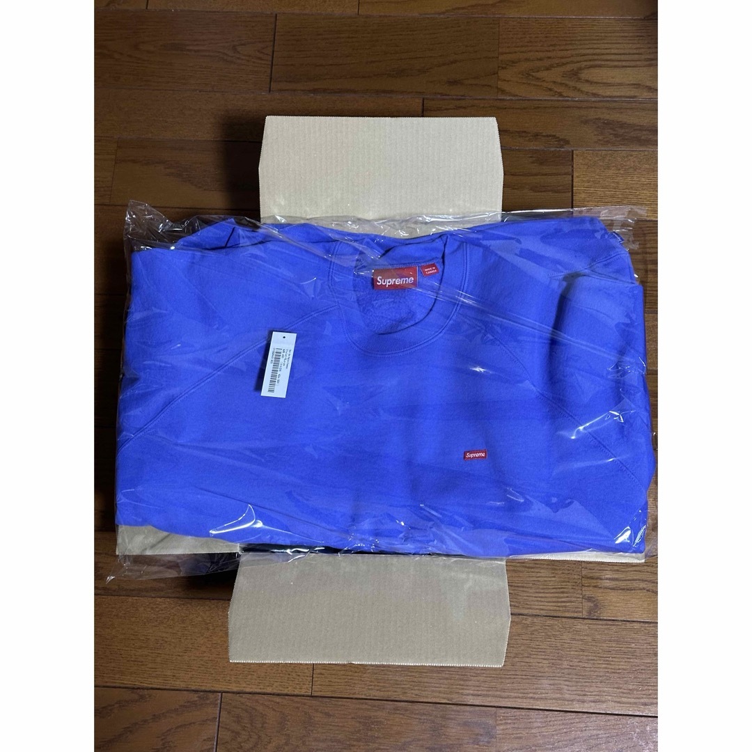 Supreme(シュプリーム)のSupreme Small Box Raglan Crewneck バイオレット メンズのトップス(スウェット)の商品写真