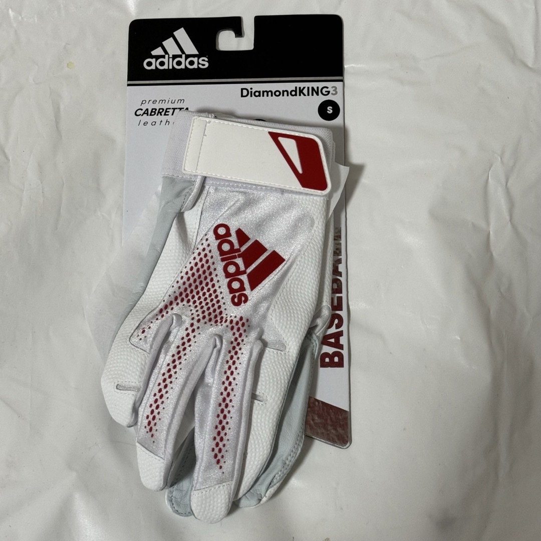 adidas(アディダス)の新品 ADIDAS Diamond KING 3 白×赤 Sサイズ バッテ スポーツ/アウトドアの野球(グローブ)の商品写真