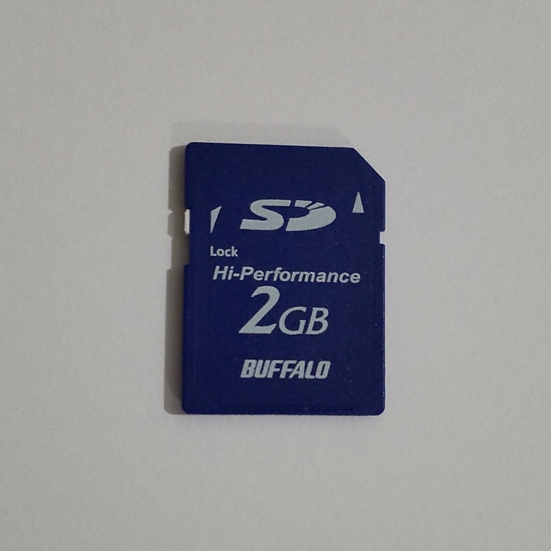 Buffalo(バッファロー)のSDカード 2GB    BUFFALO   中古品 スマホ/家電/カメラのスマホ/家電/カメラ その他(その他)の商品写真