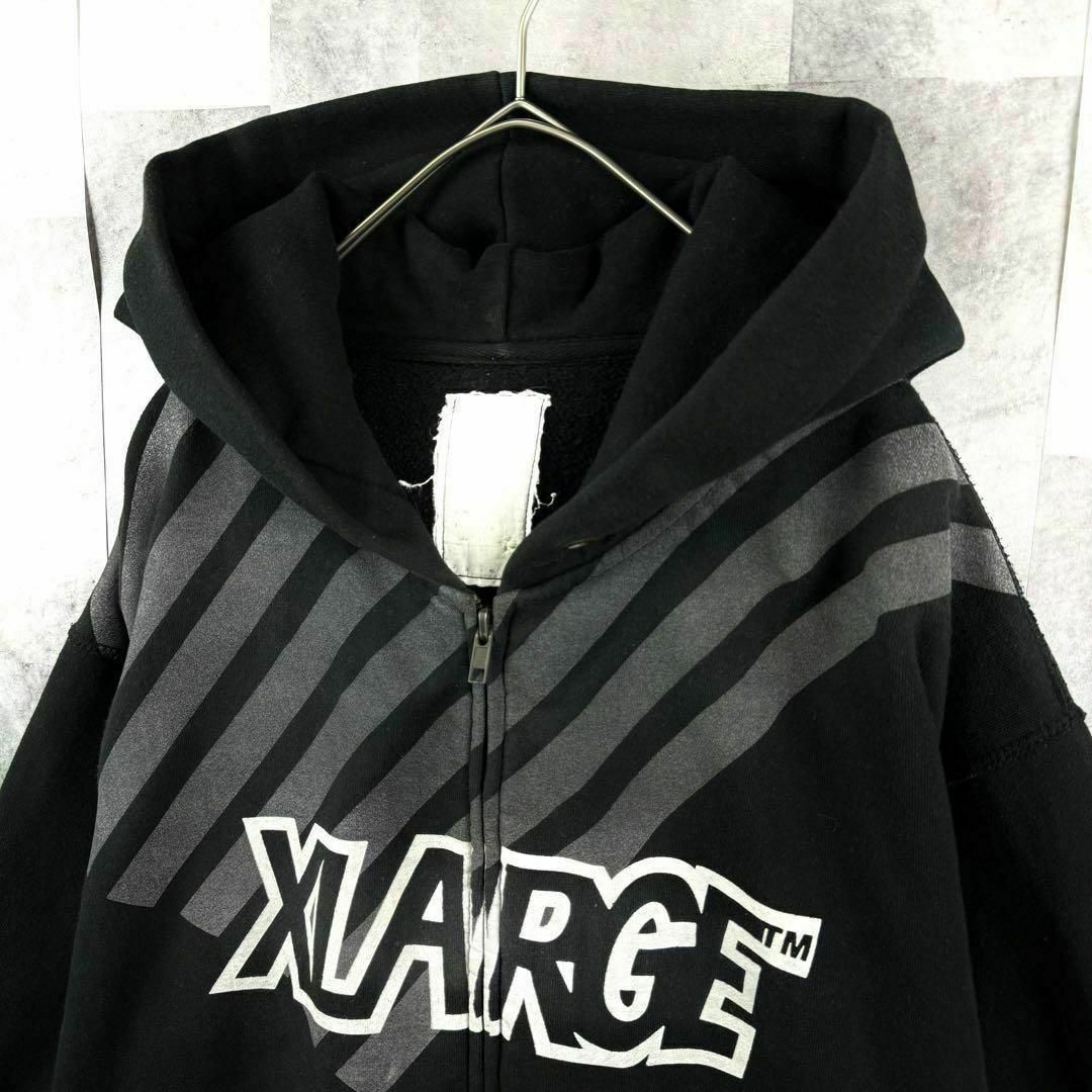 XLARGE(エクストララージ)の美品　エクストララージ ジップアップパーカー ビッグセンターロゴ ブラック XL メンズのトップス(パーカー)の商品写真