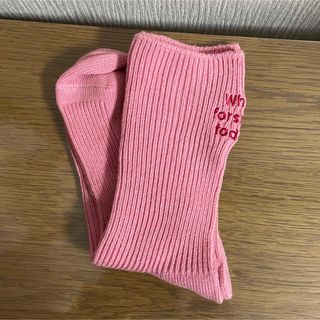 クツシタヤ(靴下屋)の靴下 ソックス レディース ピンク色 ロゴ コラボ 編み ニット生地 靴下屋(ソックス)