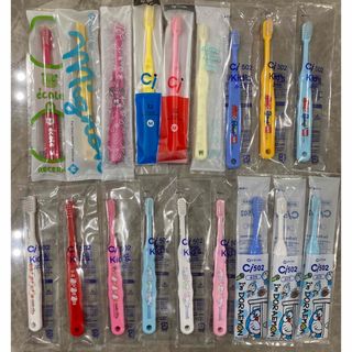 歯ブラシ 子供  ハローキティ　トミカ　シナモロール　ドラえもん　18本セット(歯ブラシ/歯みがき用品)