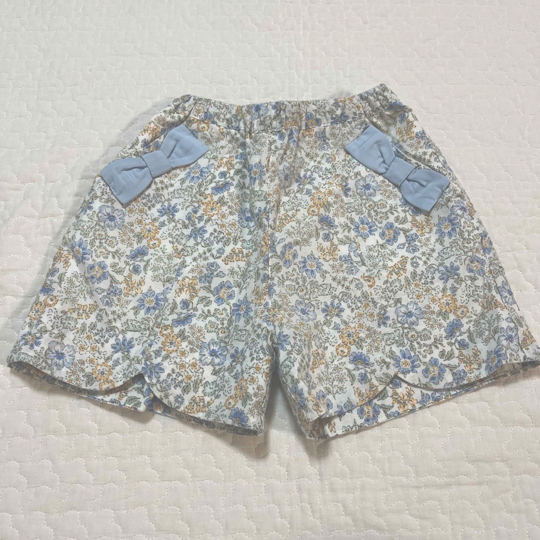 petit main(プティマイン)のプティマイン 100サイズ 花柄ショートパンツ  キッズ/ベビー/マタニティのキッズ服女の子用(90cm~)(パンツ/スパッツ)の商品写真