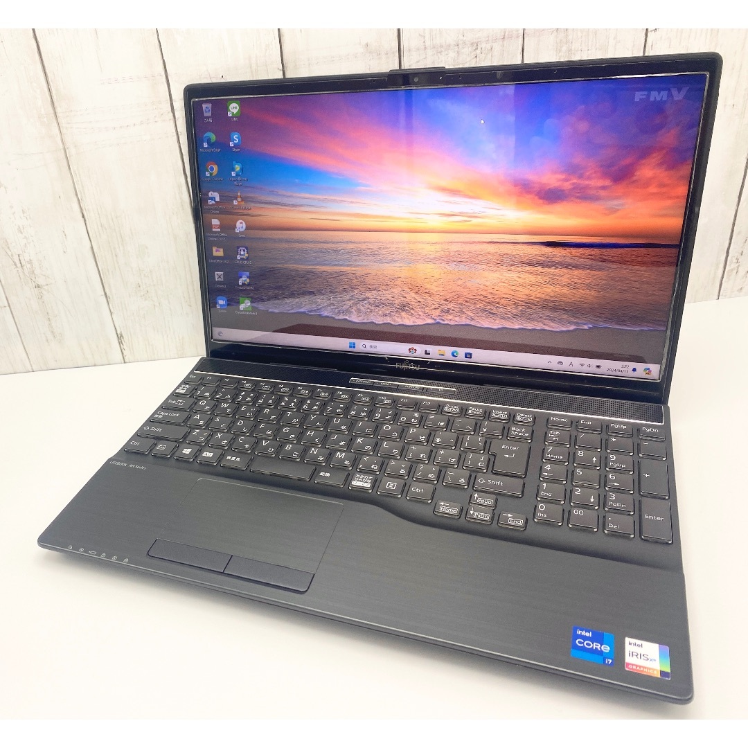 富士通(フジツウ)のWindows11 Core i7-1165G7 SSD1TB メモリ32GB スマホ/家電/カメラのPC/タブレット(ノートPC)の商品写真