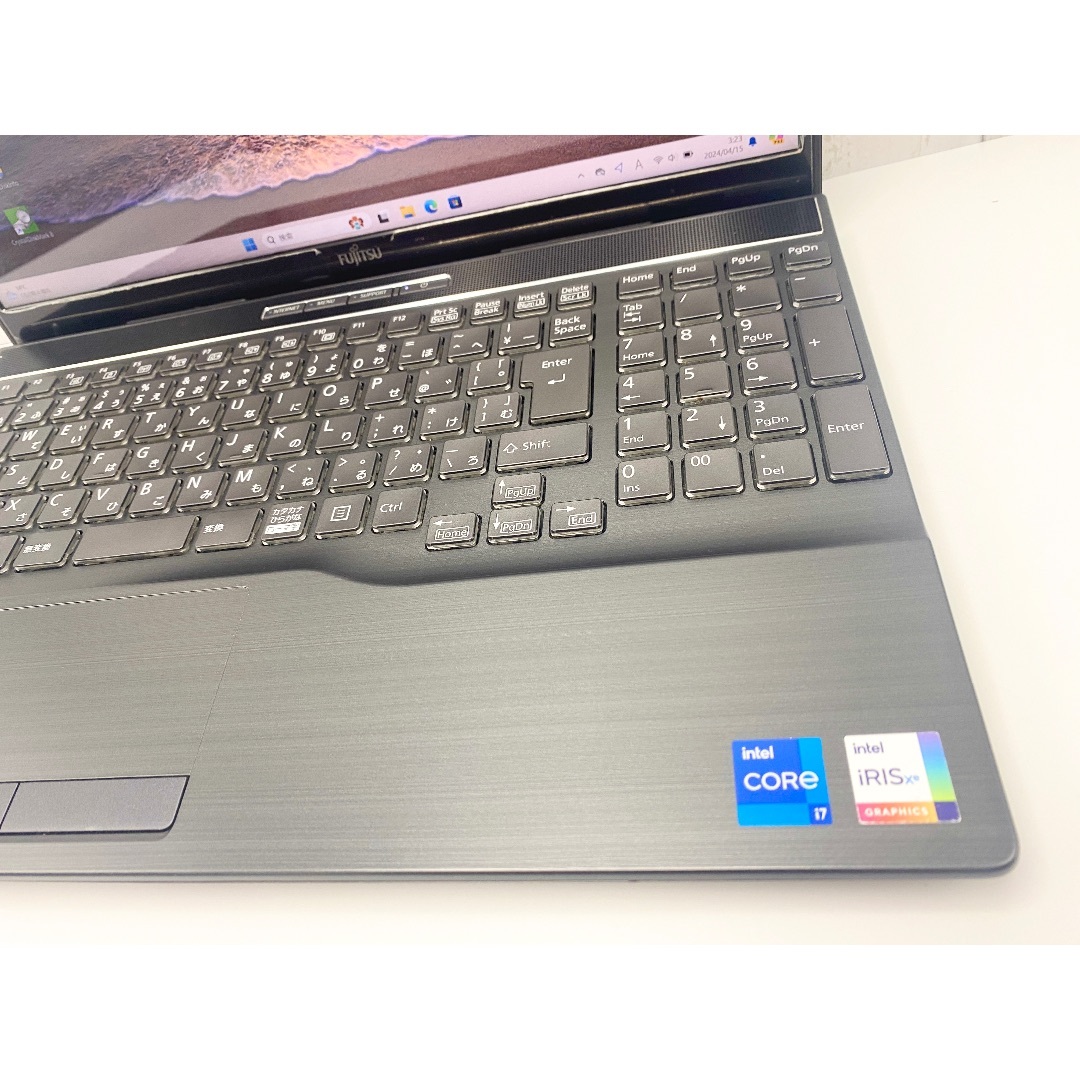 富士通(フジツウ)のWindows11 Core i7-1165G7 SSD1TB メモリ32GB スマホ/家電/カメラのPC/タブレット(ノートPC)の商品写真