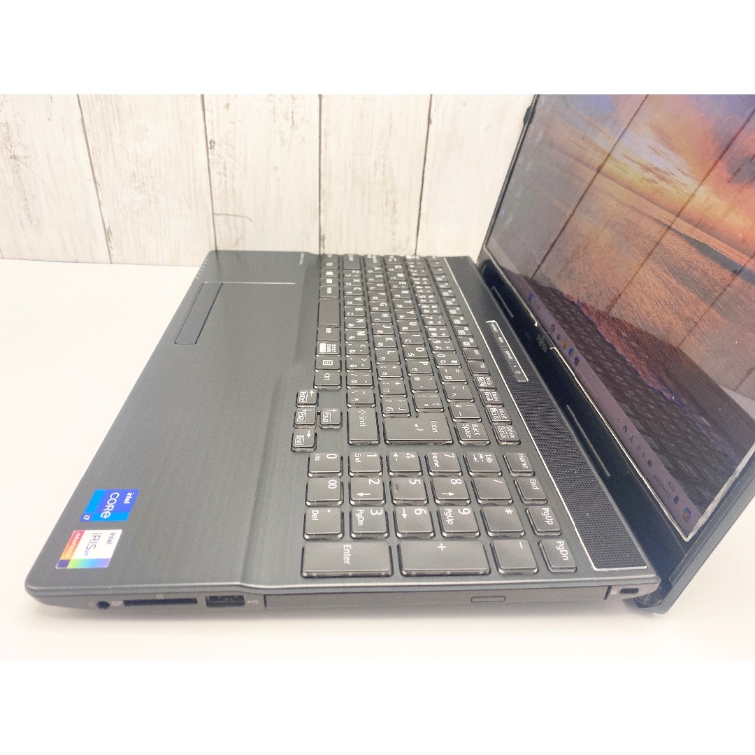 富士通(フジツウ)のWindows11 Core i7-1165G7 SSD1TB メモリ32GB スマホ/家電/カメラのPC/タブレット(ノートPC)の商品写真