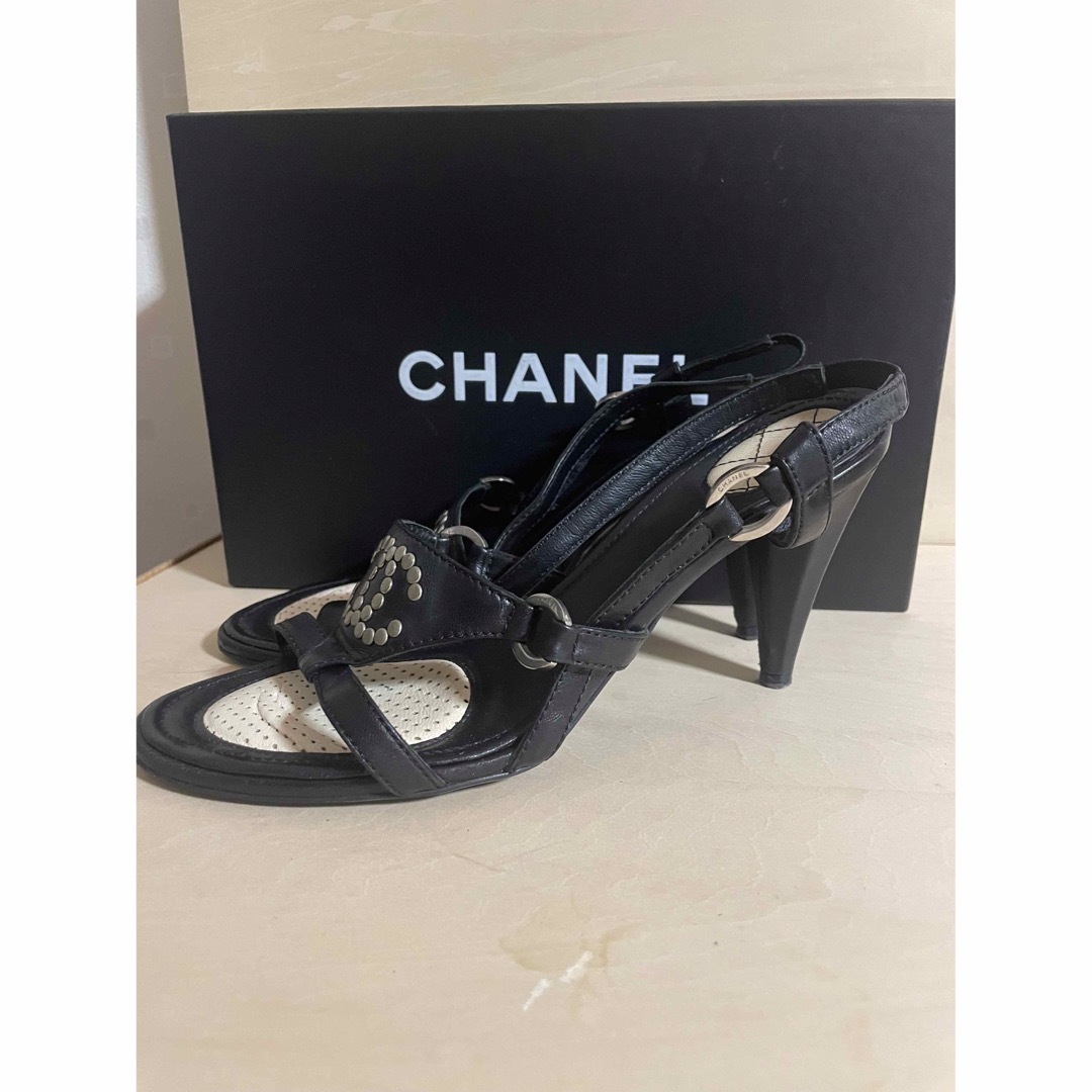 CHANEL(シャネル)のCHANEL シャネル ココマーク スタッズ サンダル レザー ストラップ  レディースの靴/シューズ(サンダル)の商品写真