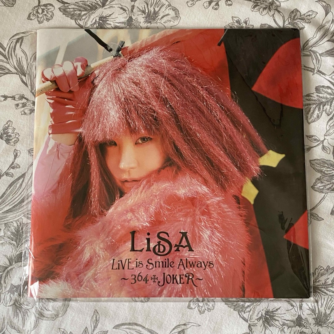 LiSA / 2019年発売 / ヴィジュアル・フォトブック エンタメ/ホビーのタレントグッズ(ミュージシャン)の商品写真