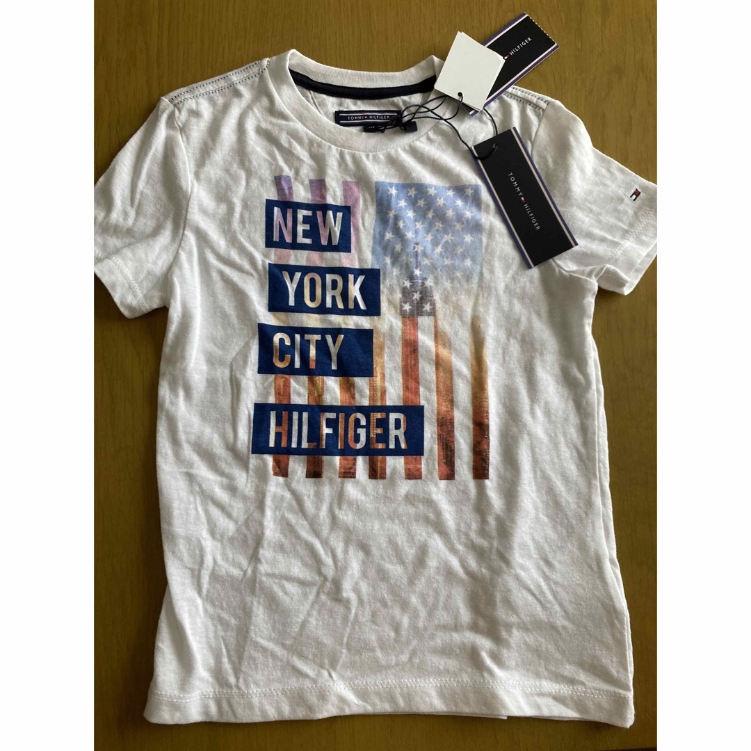 TOMMY HILFIGER(トミーヒルフィガー)のトミーヒルフィガー　キッズ　子供　半袖　Tシャツ　120 キッズ/ベビー/マタニティのキッズ服男の子用(90cm~)(Tシャツ/カットソー)の商品写真