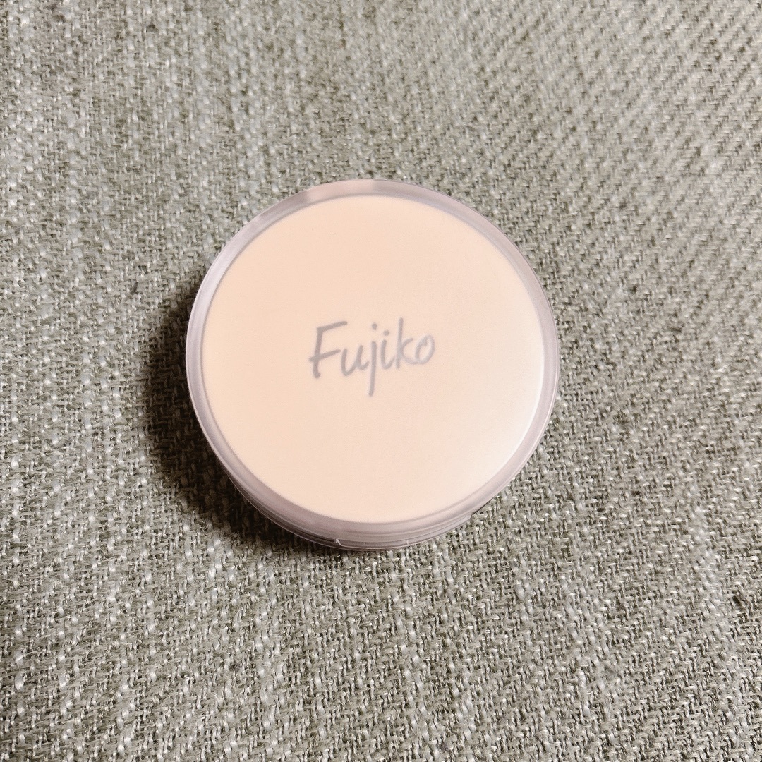 Fujiko(フジコ)のFujiko（フジコ）  お直しパクト 01 ライトベージュ コスメ/美容のベースメイク/化粧品(ファンデーション)の商品写真
