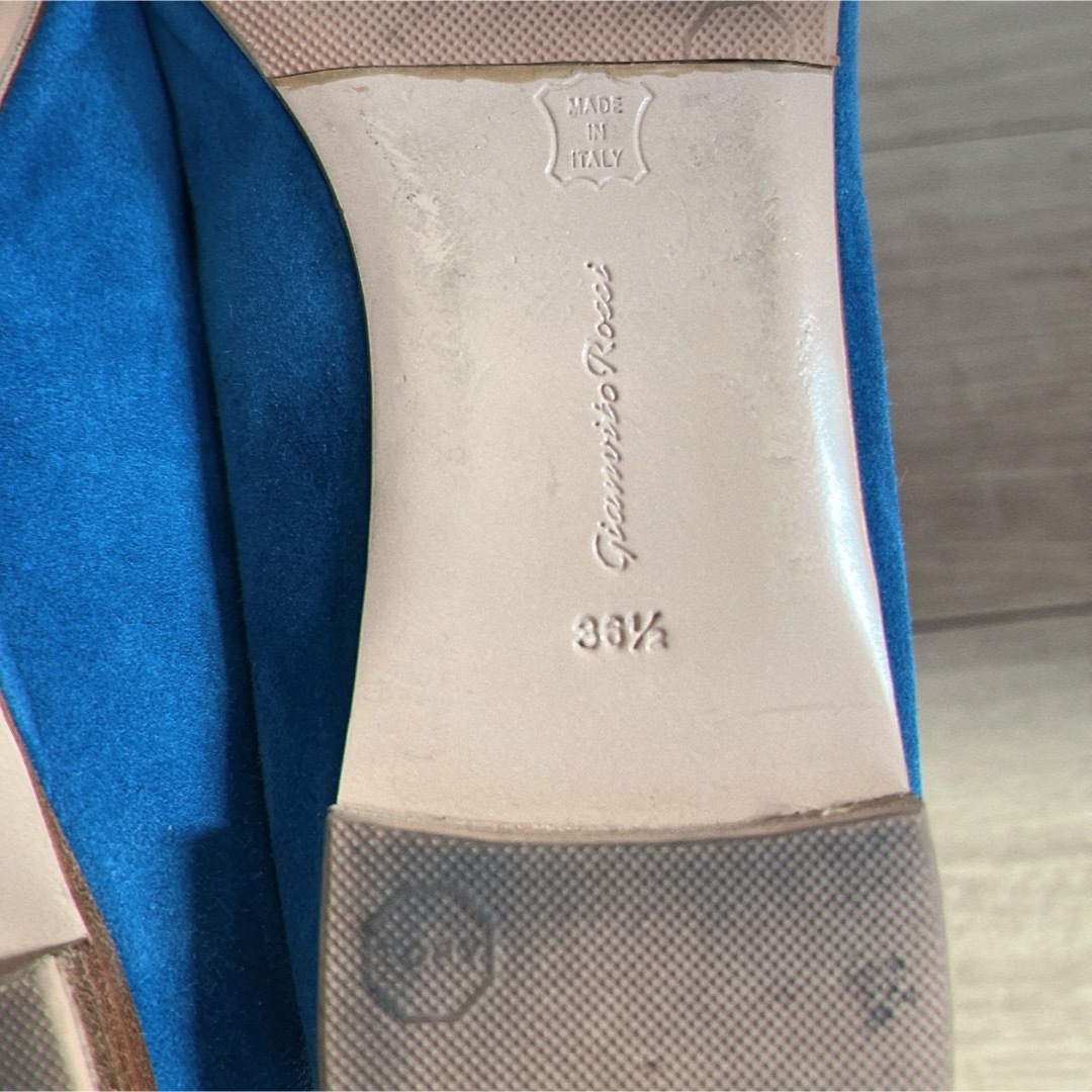 Gianvito Rossi(ジャンヴィットロッシ)の美品　ジャンヴィトロッシ　ロイヤルブルー　フラットシューズ レディースの靴/シューズ(バレエシューズ)の商品写真