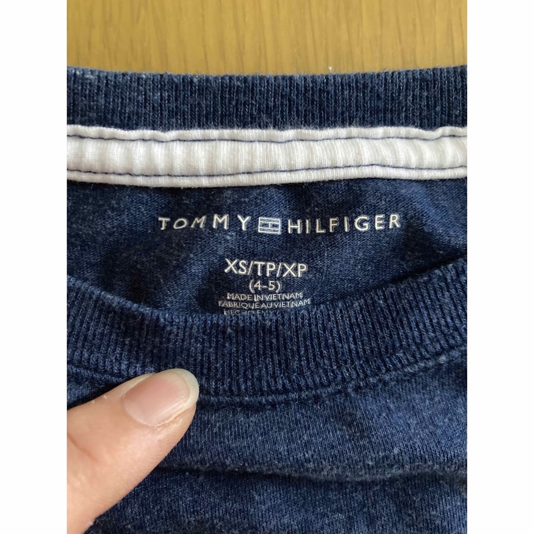 TOMMY HILFIGER(トミーヒルフィガー)のトミーヒルフィガー　子供　キッズ　ロンT カットソー　トップス　4-5歳 キッズ/ベビー/マタニティのキッズ服男の子用(90cm~)(Tシャツ/カットソー)の商品写真