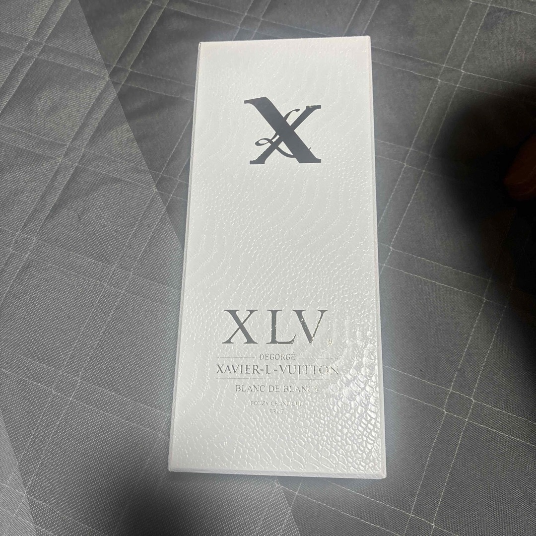 LOUIS VUITTON(ルイヴィトン)のXLV シャンパーニュ　ブラン　ド　ブラングラン　クリュブリュット　ルミナス 食品/飲料/酒の酒(シャンパン/スパークリングワイン)の商品写真