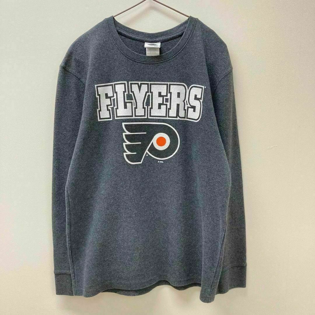 【美品】古着　NHL FLYERS ロンT　メンズ　グレー　L メンズのトップス(Tシャツ/カットソー(七分/長袖))の商品写真