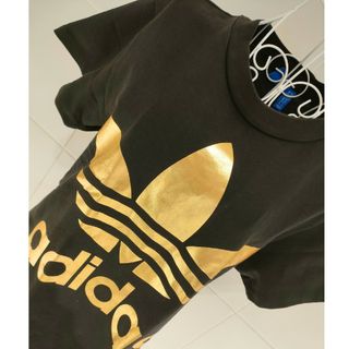 アディダス(adidas)の【極美品】adidas ゴールド ビッグロゴ Tシャツ トレフォイル ゴールド(Tシャツ/カットソー(半袖/袖なし))