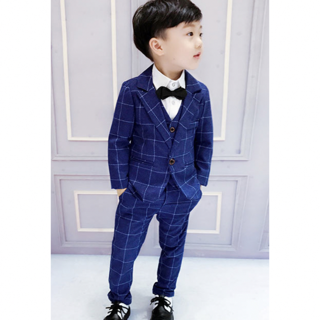 男の子　男児　スーツ4点セット　ミニブローチ付 キッズ/ベビー/マタニティのキッズ服男の子用(90cm~)(ドレス/フォーマル)の商品写真