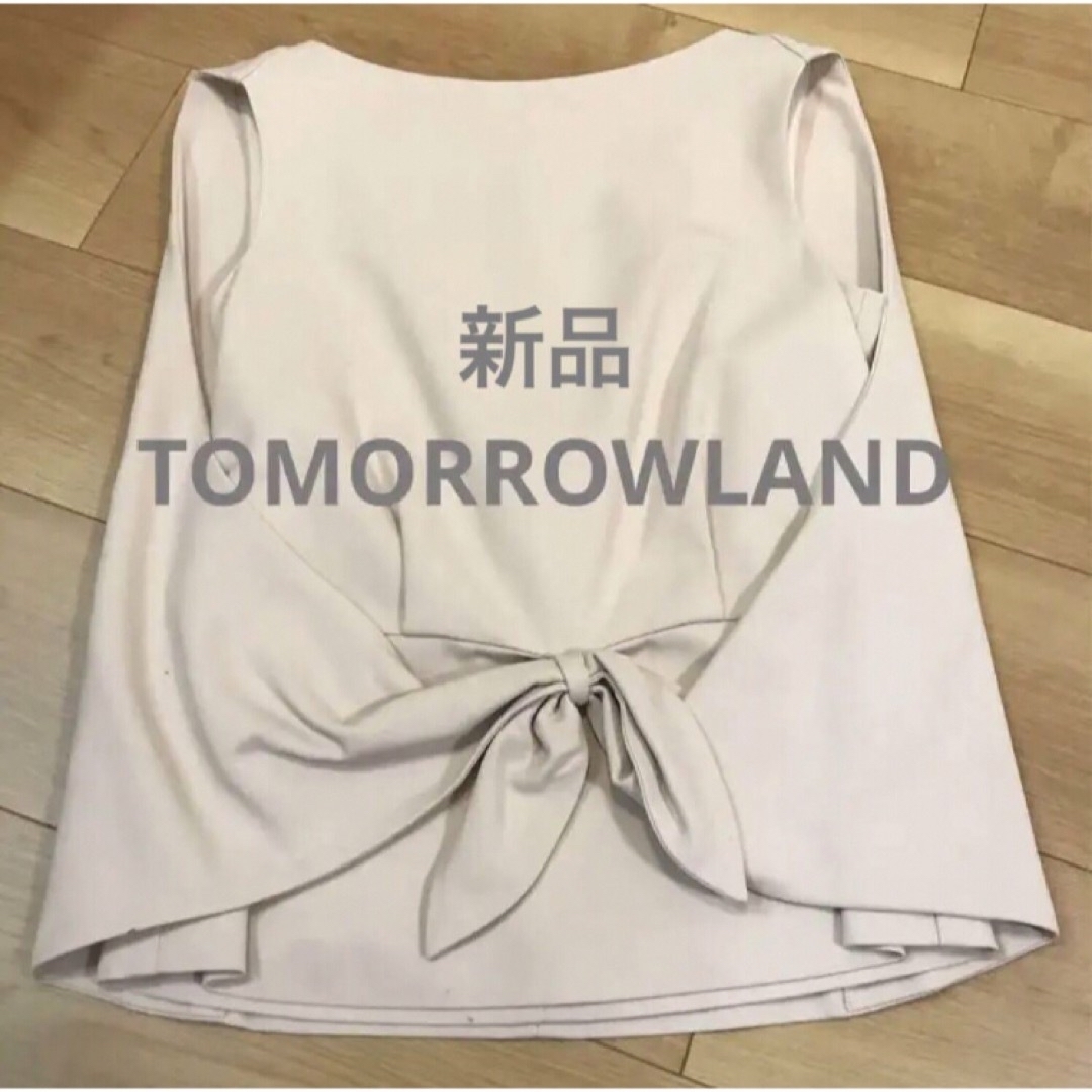 TOMORROWLAND(トゥモローランド)の【新品】TOMORROWLAND ノースリーブ　トップス レディースのトップス(シャツ/ブラウス(半袖/袖なし))の商品写真