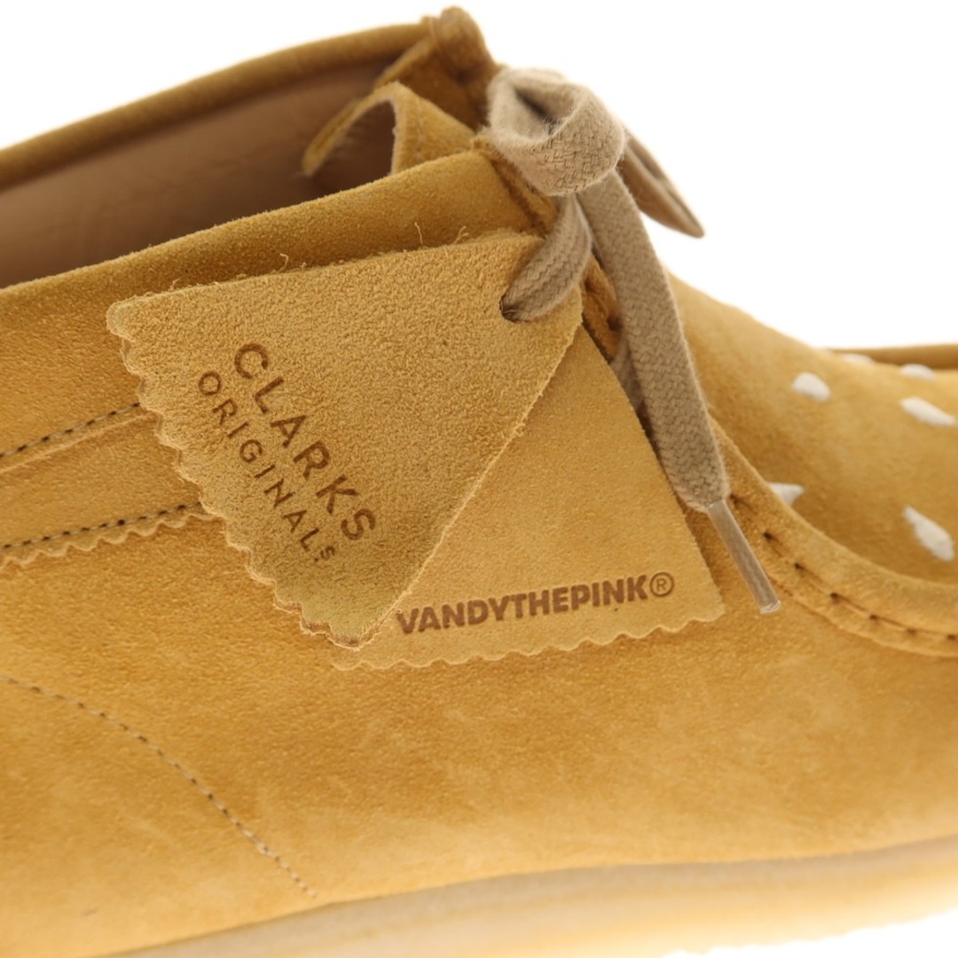 【中古】【未使用】ヴァンディー ザ ピンク VANDY THE PINK × Clarks 2023年秋冬 WALLABEE スエード ワラビーブーツ オレンジイエロー【サイズUK7.5】【メンズ】 メンズの靴/シューズ(ブーツ)の商品写真