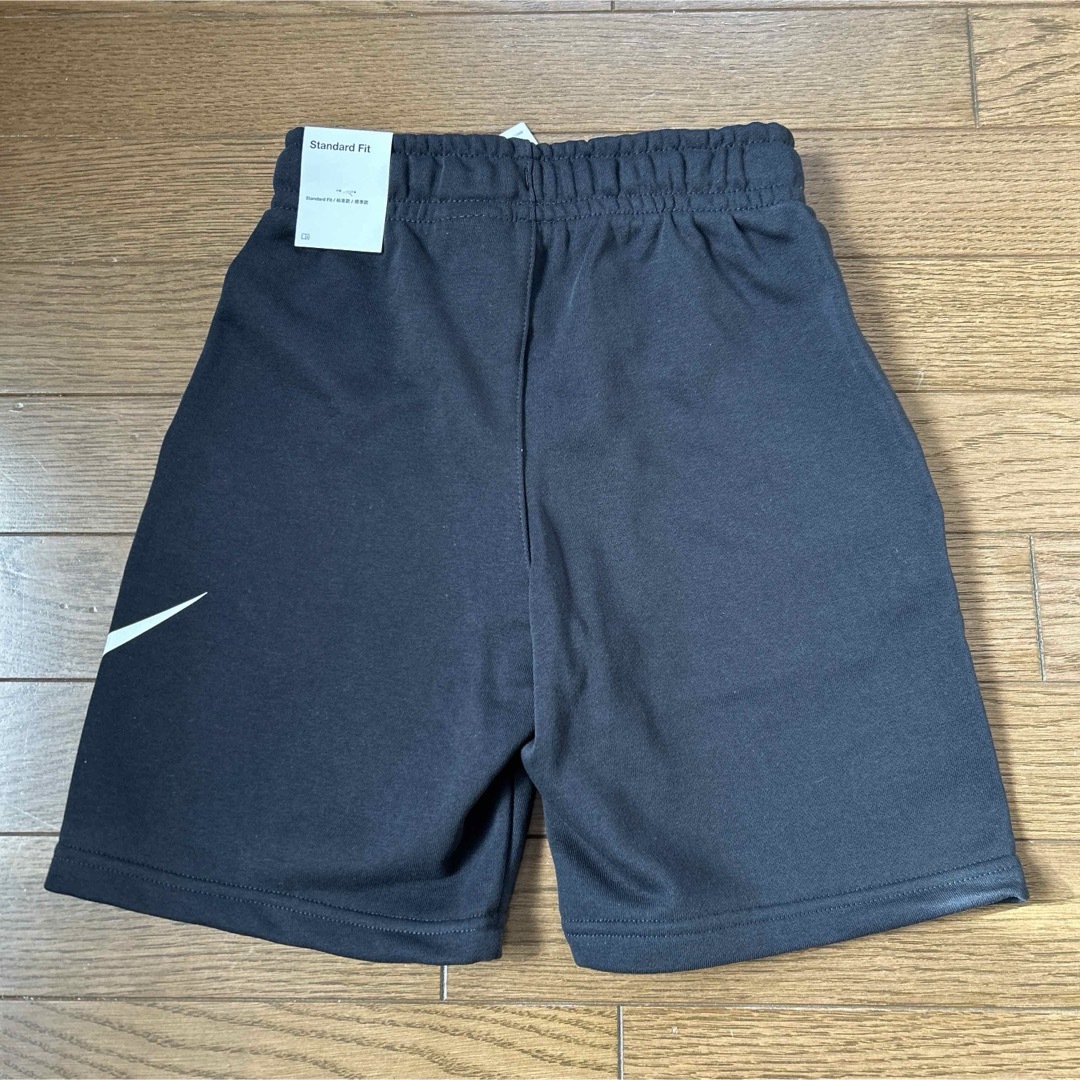 NIKE(ナイキ)のNIKE ナイキ　ショートパンツ　140cm  フレンチテリー キッズ/ベビー/マタニティのキッズ服男の子用(90cm~)(パンツ/スパッツ)の商品写真