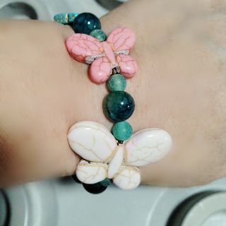 空ハンドメイド໒꒱.+天然石アゲートの蝶々ブレスレット