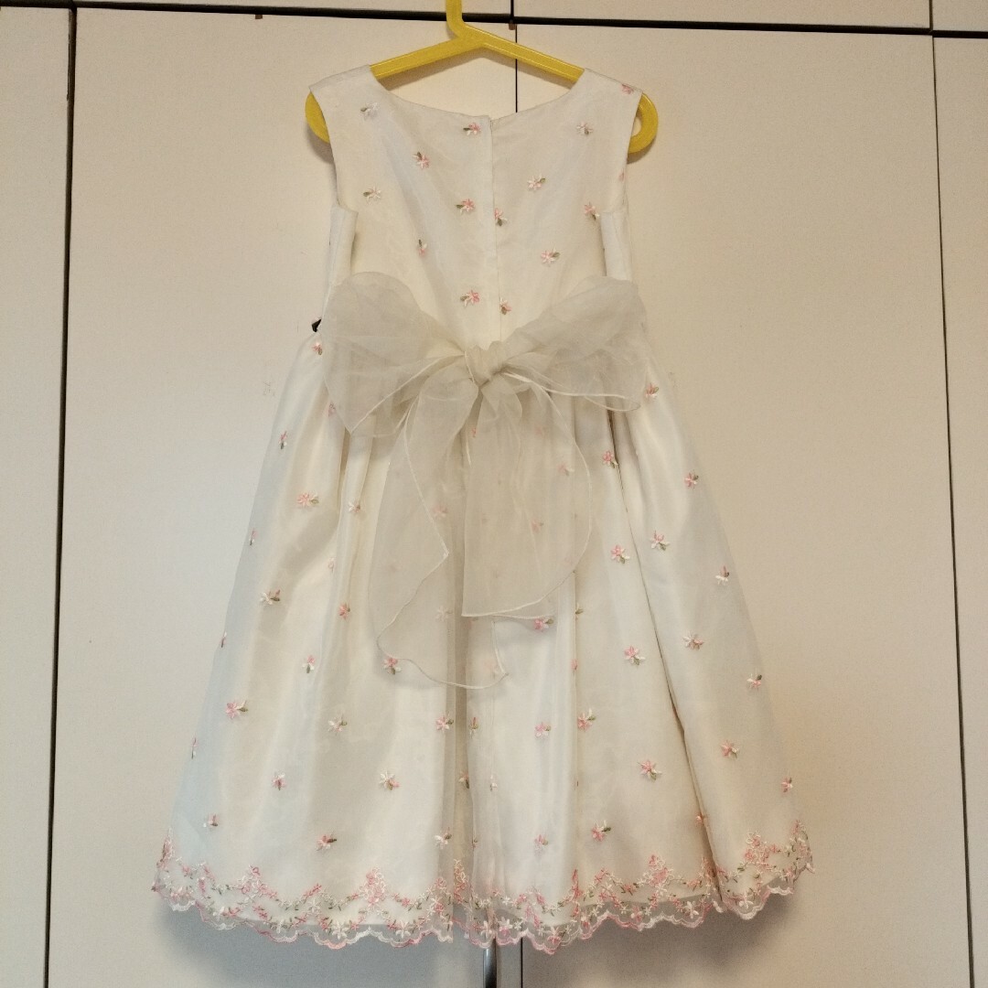 motherways(マザウェイズ)のmotherways　ドレス　花柄　130 キッズ/ベビー/マタニティのキッズ服女の子用(90cm~)(ドレス/フォーマル)の商品写真