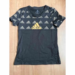 アディダス(adidas)のadidas Tシャツ(Tシャツ/カットソー)