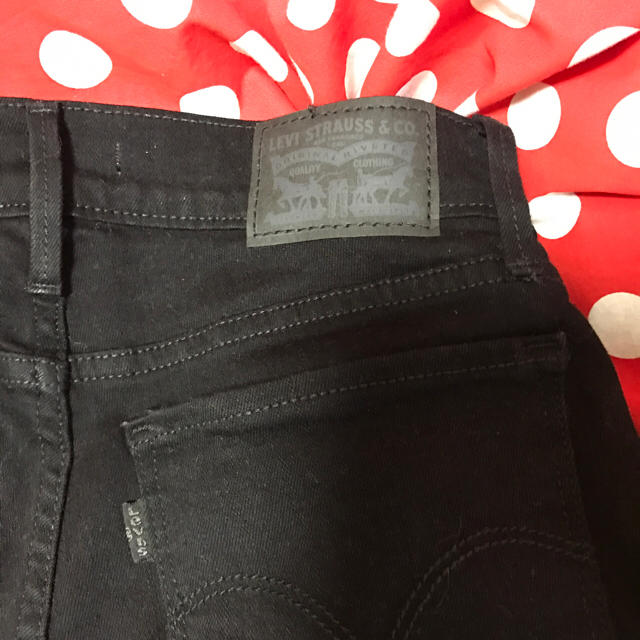 Levi's(リーバイス)のlevi's  黒スキニー レディースのパンツ(スキニーパンツ)の商品写真