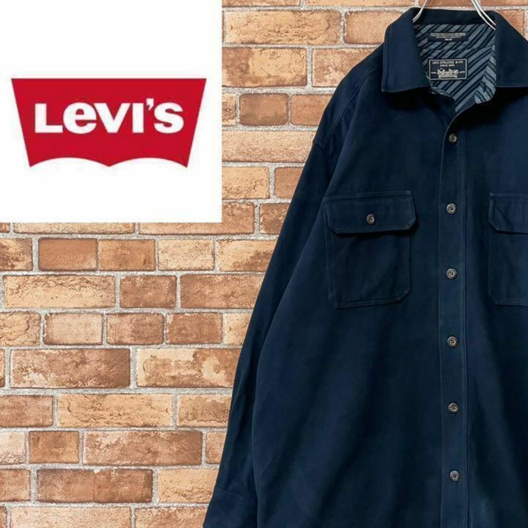 Levi's(リーバイス)のリーバイス　コットンシャツ　長袖　ネイビー　肉厚　ダブルポケット　M メンズのトップス(Tシャツ/カットソー(半袖/袖なし))の商品写真