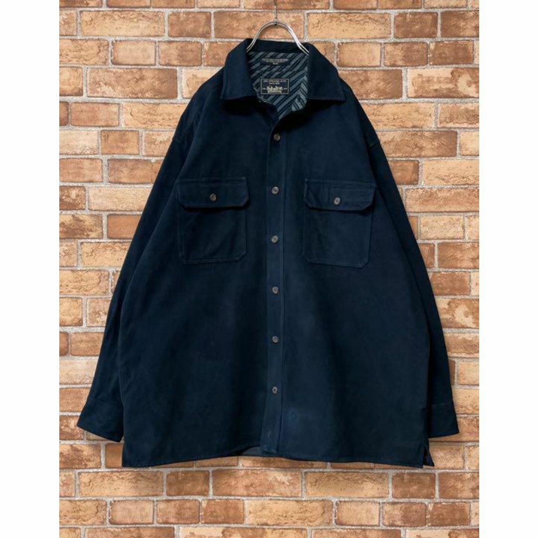 Levi's(リーバイス)のリーバイス　コットンシャツ　長袖　ネイビー　肉厚　ダブルポケット　M メンズのトップス(Tシャツ/カットソー(半袖/袖なし))の商品写真