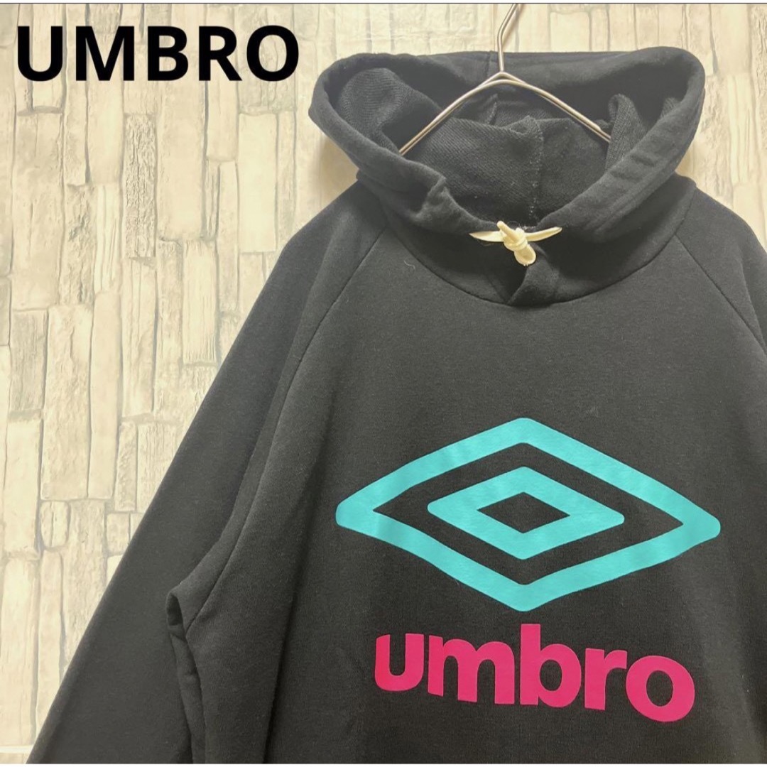 UMBRO(アンブロ)のアンブロ 長袖 パーカー スウェット プルオーバー ビッグロゴ ブラック M メンズのトップス(パーカー)の商品写真