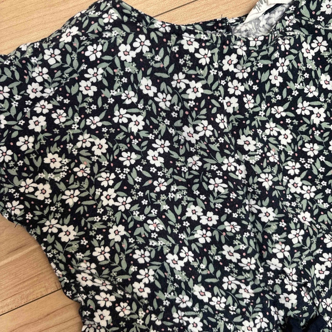 H&H(エイチアンドエイチ)のH&M ワンピース　4-5歳　小花柄　春 キッズ/ベビー/マタニティのキッズ服女の子用(90cm~)(ワンピース)の商品写真