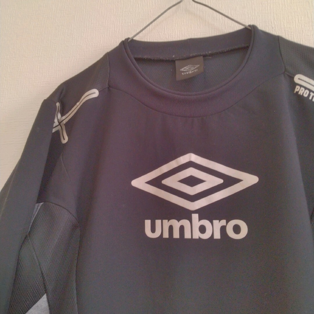 UMBRO(アンブロ)のUMBRO　アンブロ　Y2K　TECH ピステ　センターロゴ　ドリルトップ メンズのトップス(ジャージ)の商品写真