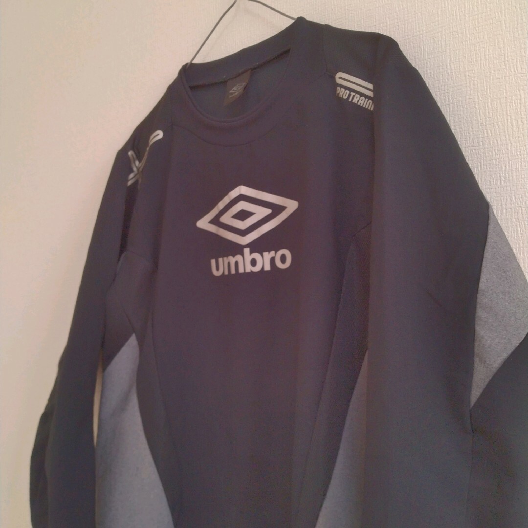 UMBRO(アンブロ)のUMBRO　アンブロ　Y2K　TECH ピステ　センターロゴ　ドリルトップ メンズのトップス(ジャージ)の商品写真