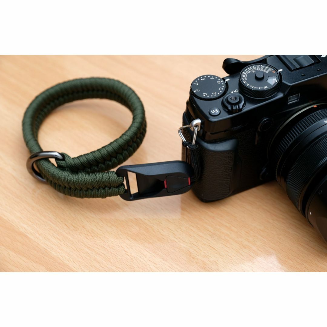 パラコード フィッシュテール カモ カメラストラップ リストストラップ スマホ/家電/カメラのカメラ(その他)の商品写真