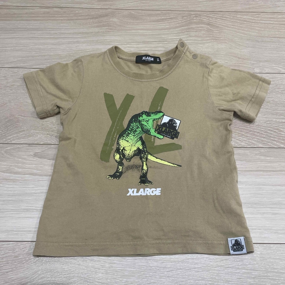 XLARGE KIDS(エクストララージキッズ)のXLARGE 恐竜　キッズＴシャツ90cm キッズ/ベビー/マタニティのキッズ服男の子用(90cm~)(Tシャツ/カットソー)の商品写真