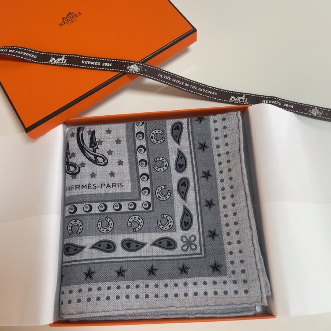 HERMES - 新品未使用 エルメス カレH 65 シュヴァル・パンク HERMES - 新品未使用 エルメス カレH 65 シュヴァル・パンク