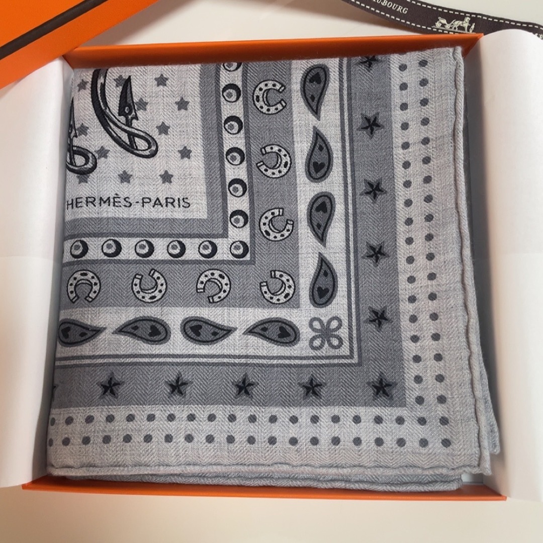 HERMES - 新品未使用 エルメス カレH 65 シュヴァル・パンク HERMES - 新品未使用 エルメス カレH 65 シュヴァル・パンク