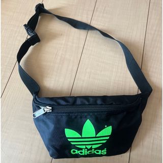 アディダス(adidas)のadidas ビンテージ ミニ ボディバッグ(ボディバッグ/ウエストポーチ)