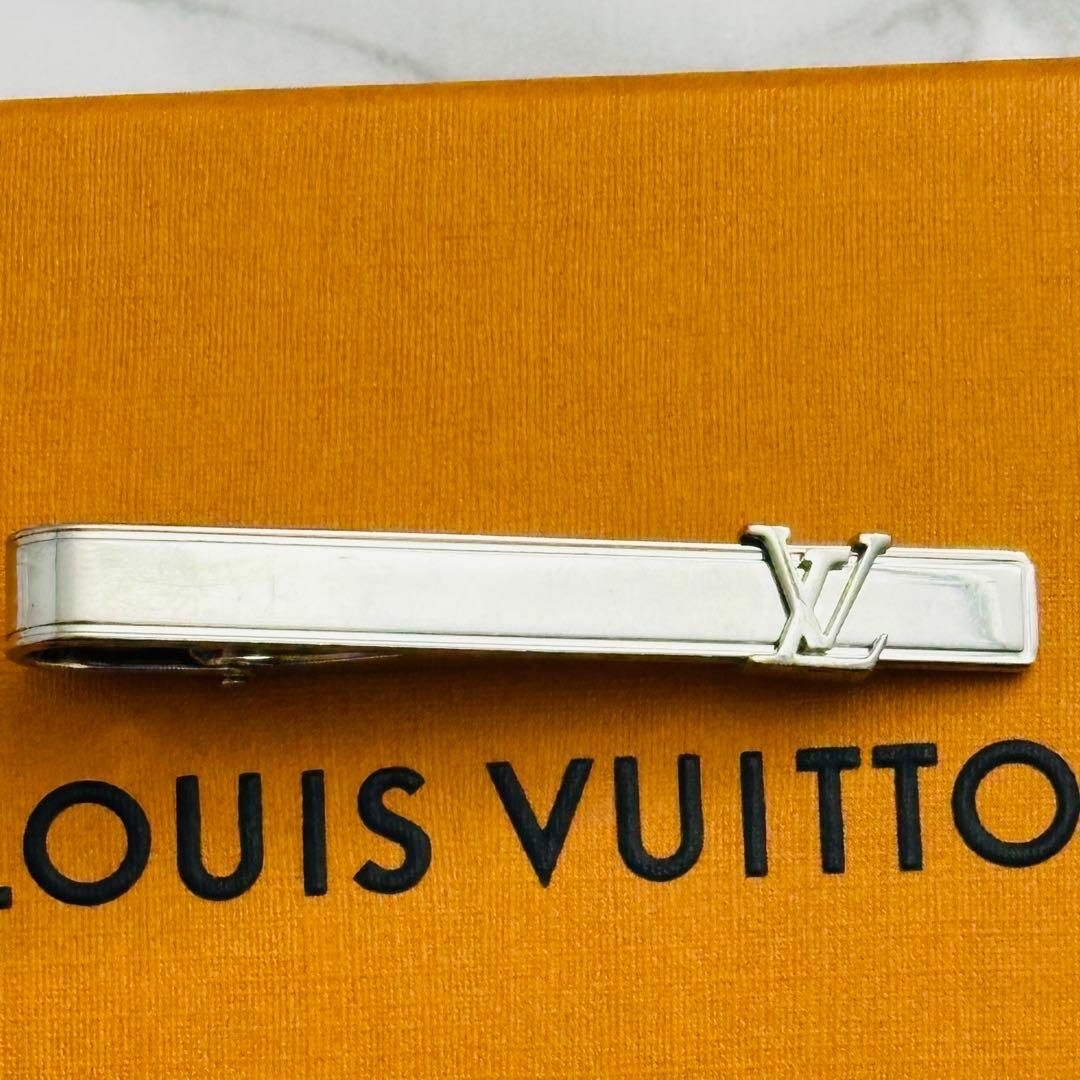 LOUIS VUITTON(ルイヴィトン)のLOUIS VUITTON ルイヴィトン　ネクタイピン　M61981 LV ロゴ メンズのファッション小物(ネクタイピン)の商品写真