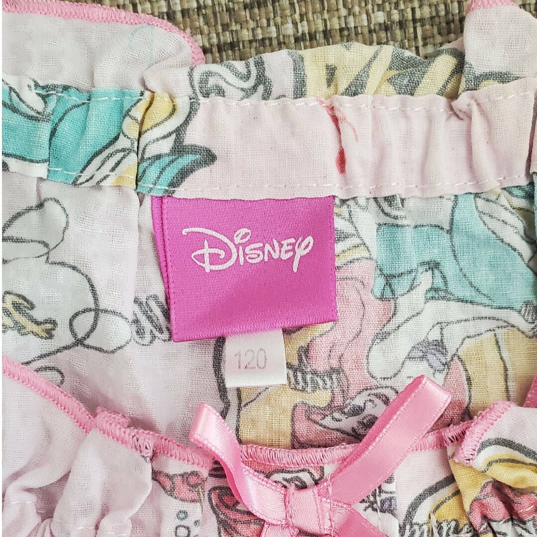 Disney(ディズニー)のディズニープリンセスパジャマ120 キッズ/ベビー/マタニティのキッズ服女の子用(90cm~)(パジャマ)の商品写真