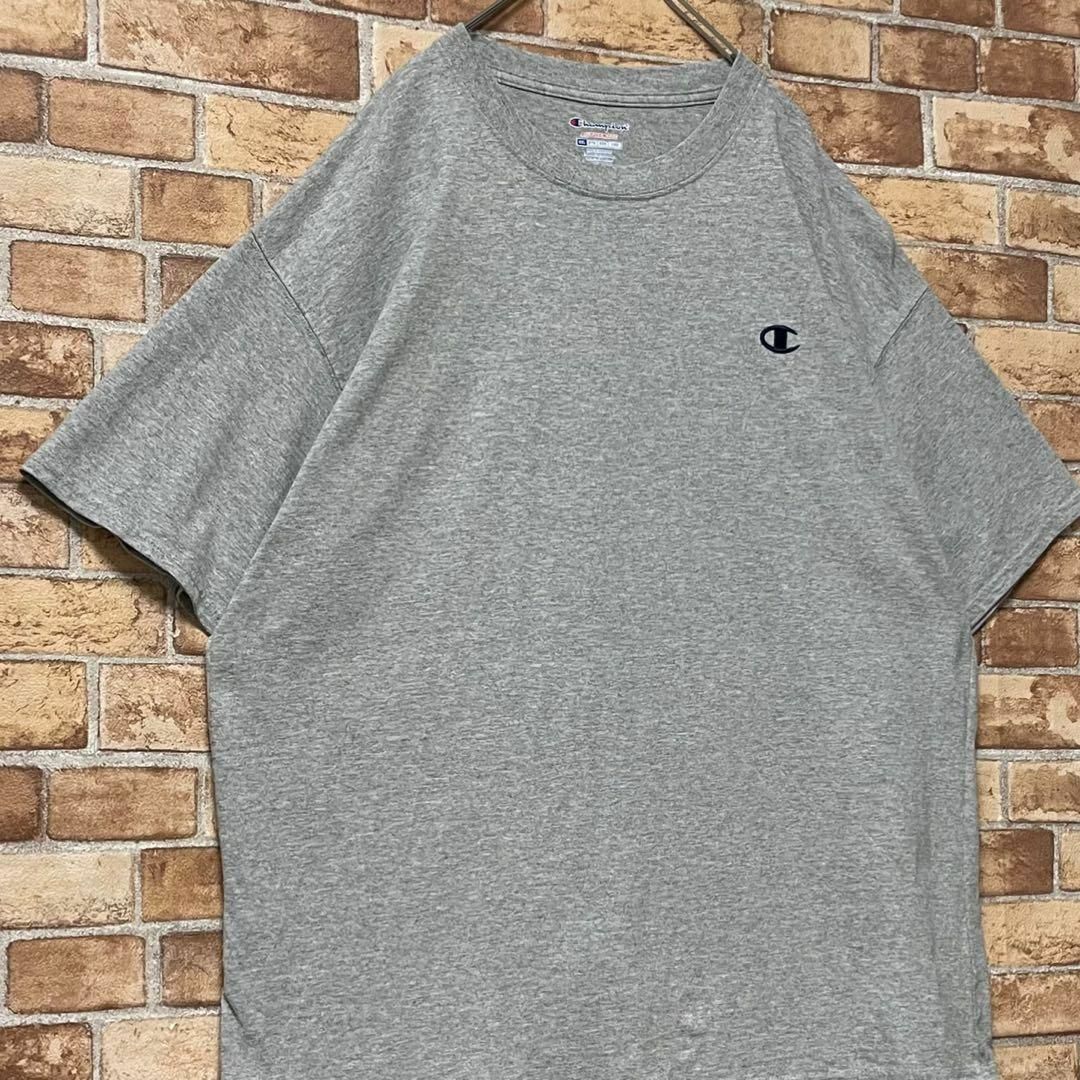 Champion(チャンピオン)のチャンピオン　Tシャツ　ビッグシルエット　刺繍ロゴ　ワンポイント　グレー　2XL メンズのトップス(Tシャツ/カットソー(半袖/袖なし))の商品写真