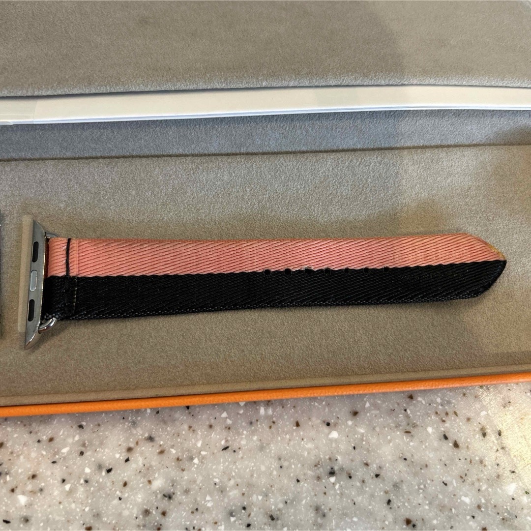 Hermes(エルメス)のApple Watch HERMES バンド　カザック 限定品 レディースのファッション小物(腕時計)の商品写真