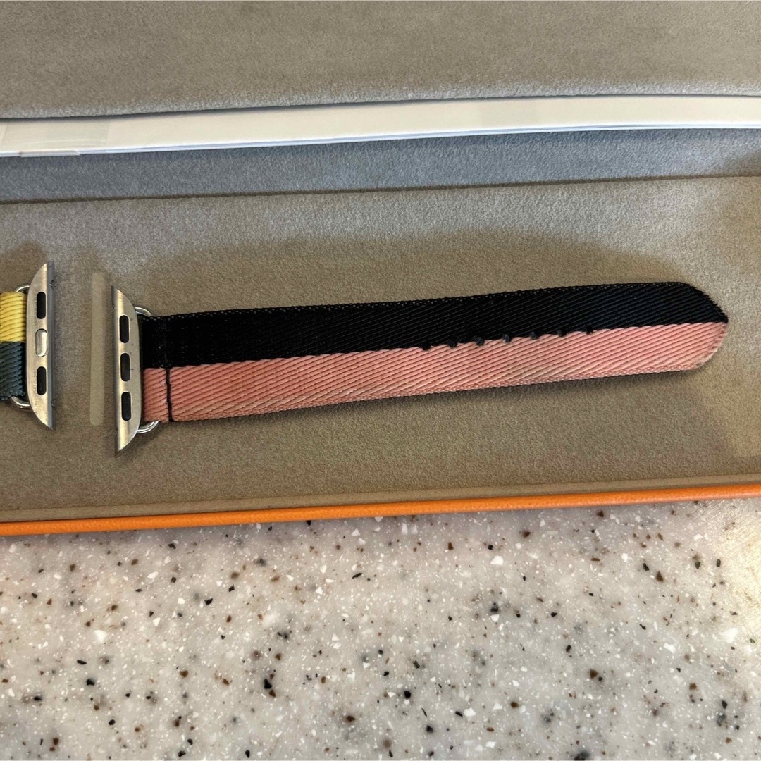 Hermes(エルメス)のApple Watch HERMES バンド　カザック 限定品 レディースのファッション小物(腕時計)の商品写真