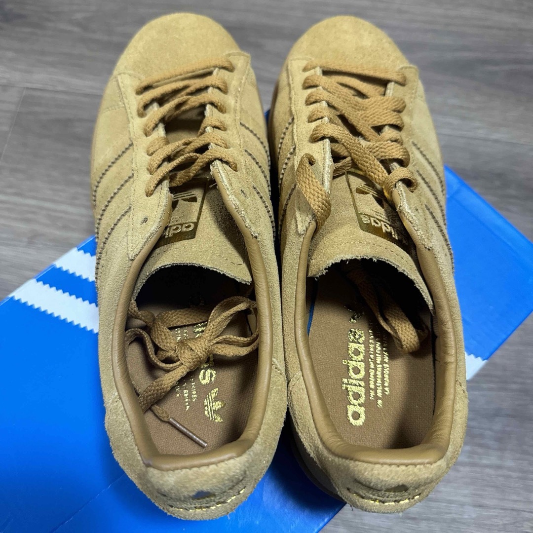 adidas(アディダス)の新品 adidas！スニーカー プレミアムキャンパス FZ1949 25.5cm メンズの靴/シューズ(スニーカー)の商品写真