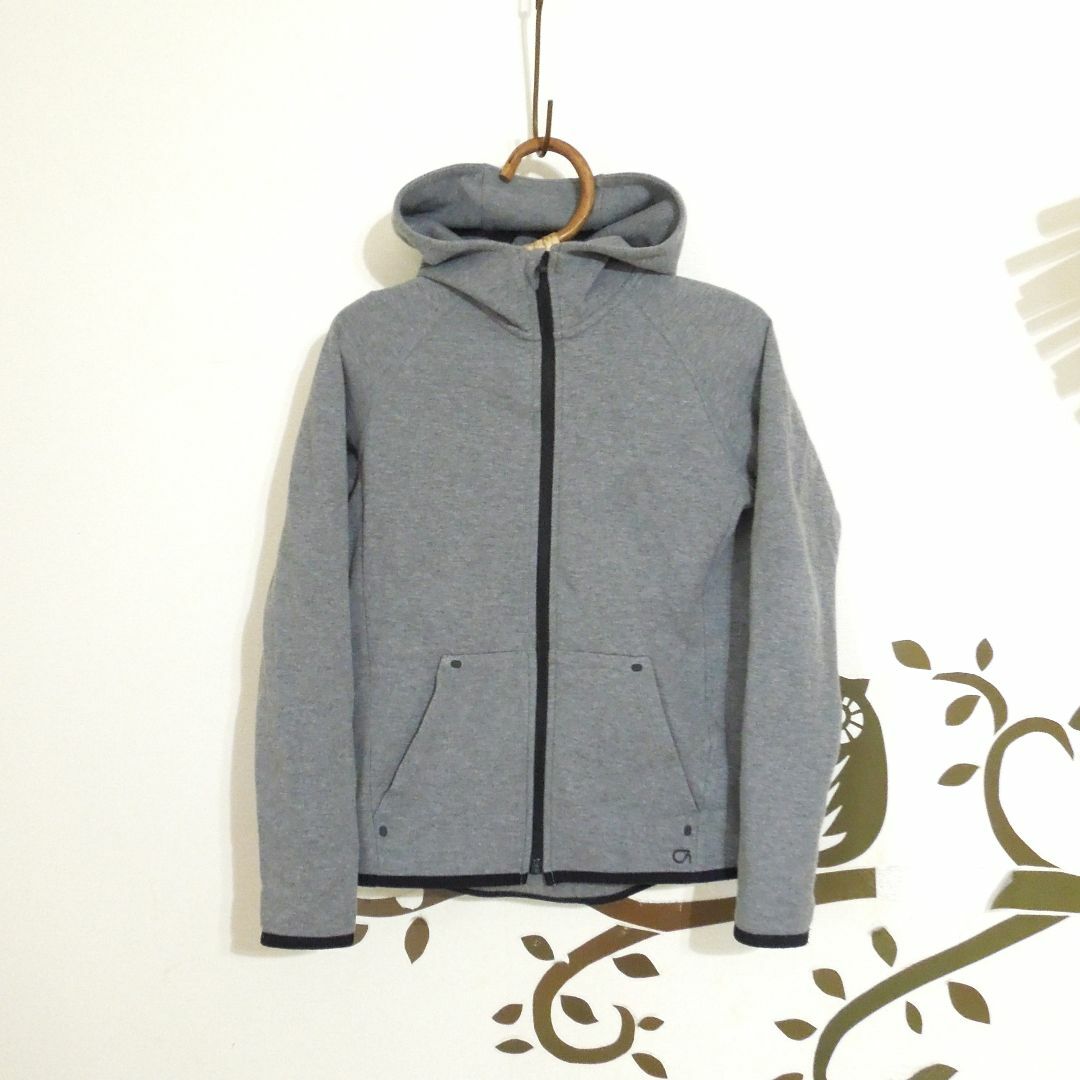 GAP Kids(ギャップキッズ)の【110～130】GAP パーカー キッズ/ベビー/マタニティのキッズ服男の子用(90cm~)(ジャケット/上着)の商品写真