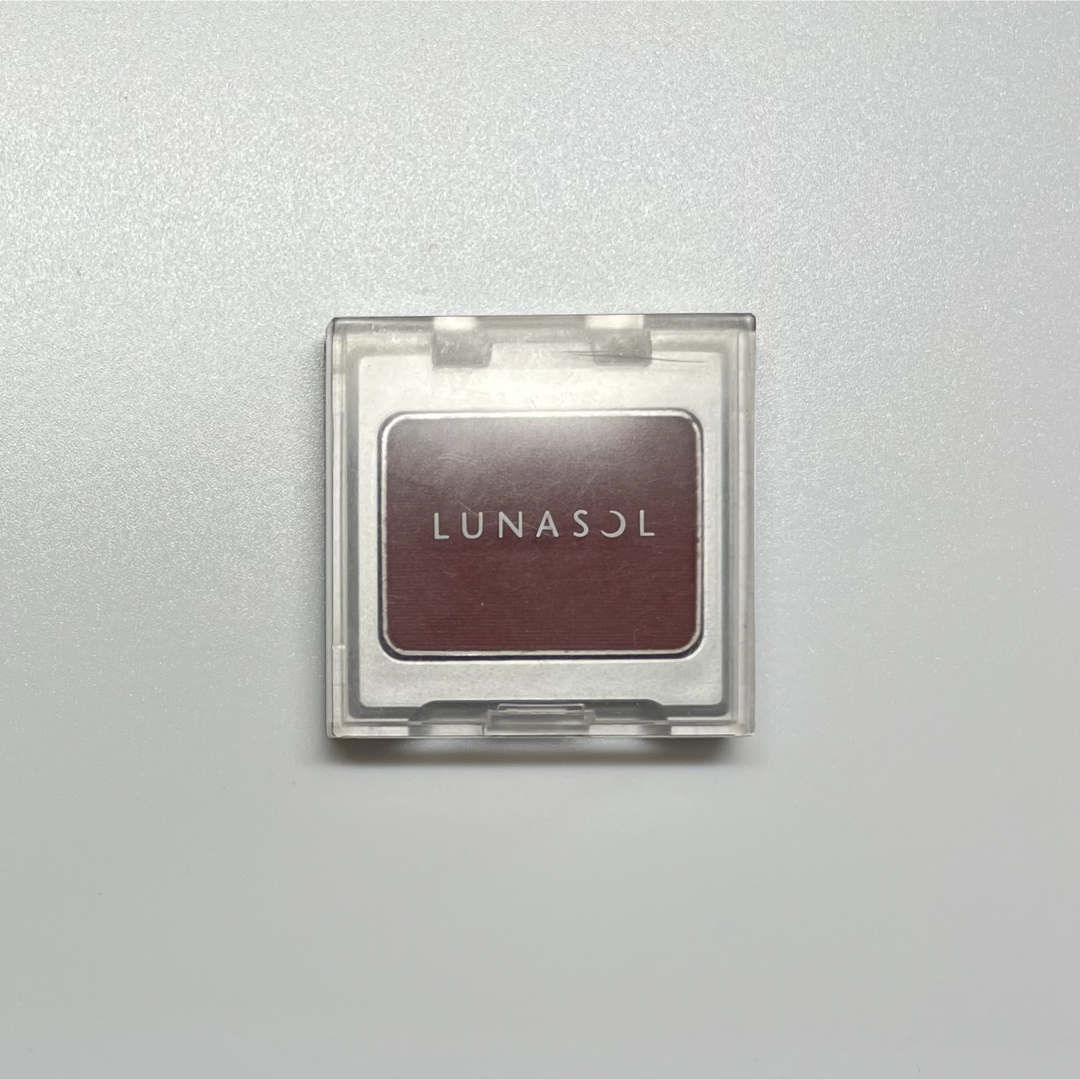 LUNASOL(ルナソル)のLUNASOL ルナソル パウダーアイシャドウ 148M ワイン系 ほぼ新品 コスメ/美容のベースメイク/化粧品(アイシャドウ)の商品写真