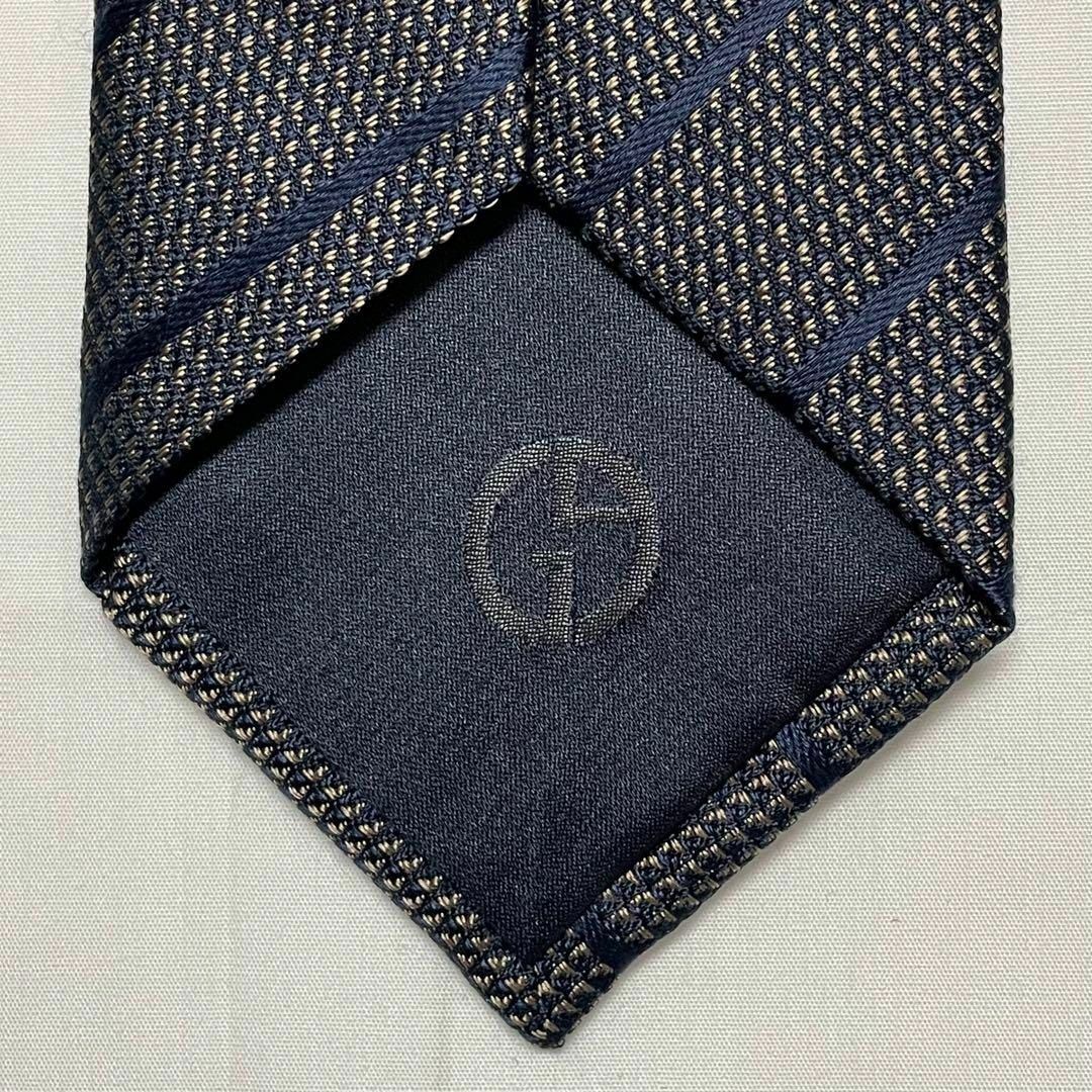 Giorgio Armani(ジョルジオアルマーニ)の最高級 ジョルジオアルマーニ 伊製 レジメンタル柄ネクタイ 紺 総シルク 美品 メンズのファッション小物(ネクタイ)の商品写真