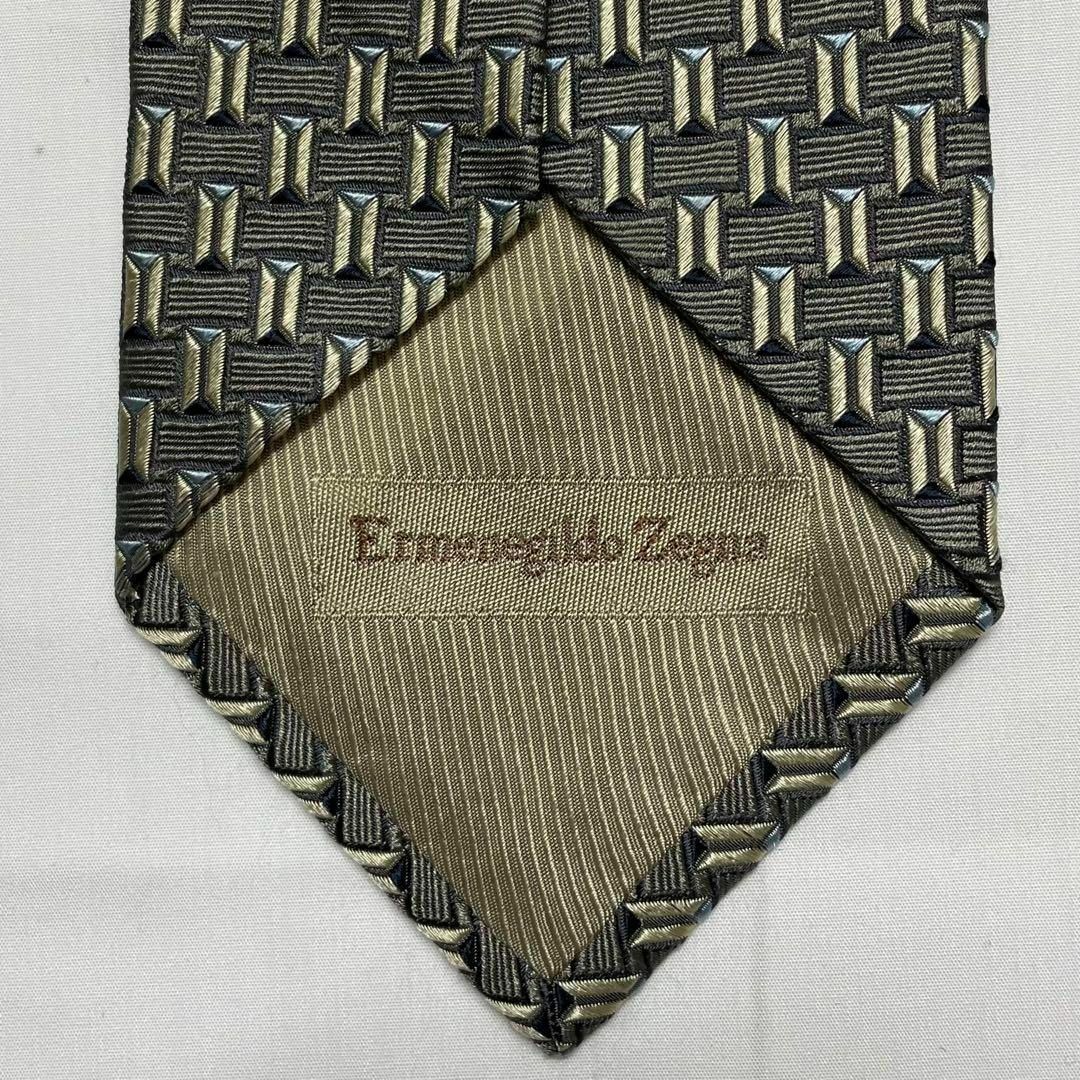 Ermenegildo Zegna(エルメネジルドゼニア)のエルメネジルドゼニア 伊製 ジオメトリック柄ネクタイ ベージュ 総シルク 美品 メンズのファッション小物(ネクタイ)の商品写真